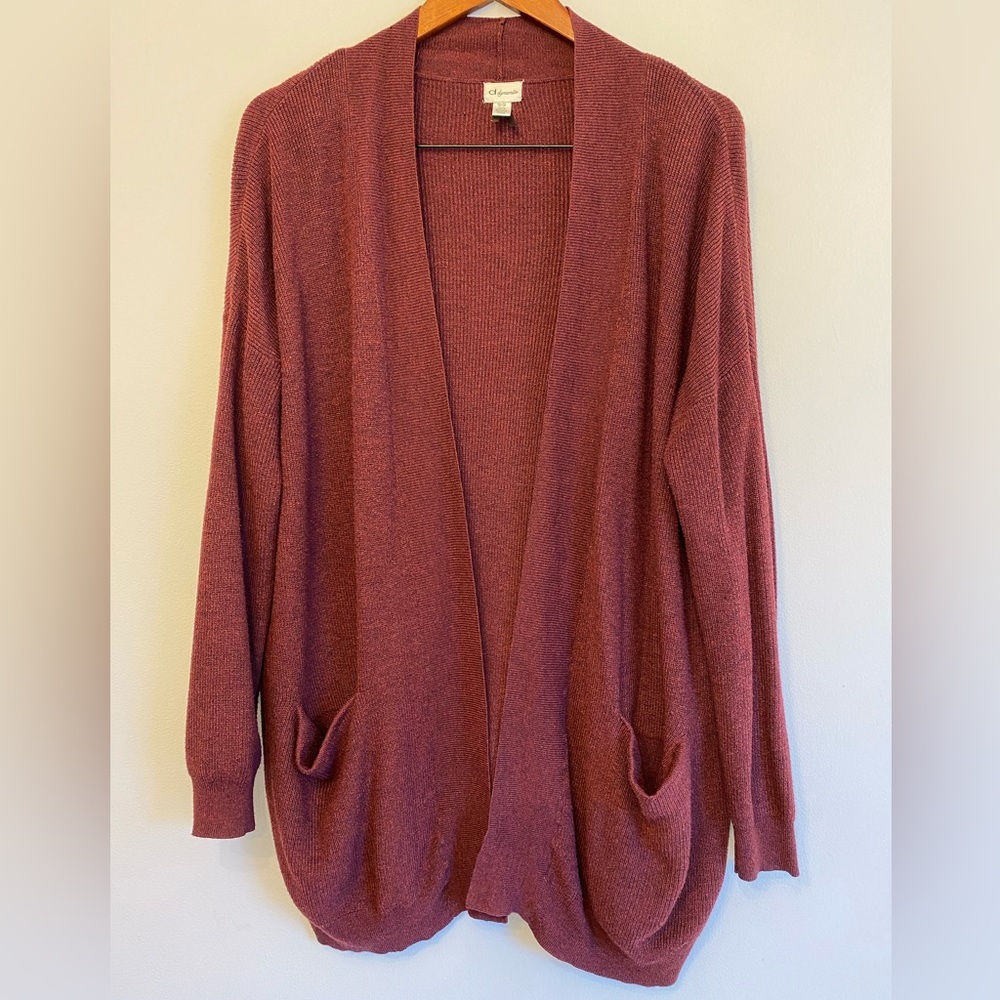 Pretty wine coloured cardigan in size XS